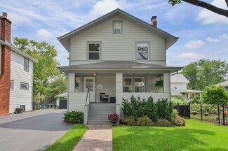 705 N Main St, Wheaton, IL 60187
