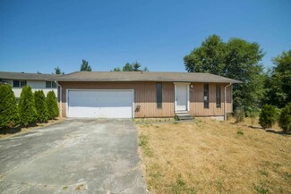 221 Pecks Dr, Everett, WA 98203