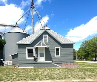 107 E O'Neill St, Battle Creek, NE 68715
