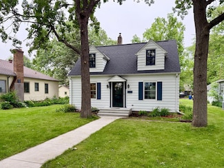 332 Riverside Dr NE, Saint Cloud, MN 56304