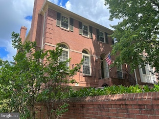 9457 Turnberry Dr, Potomac, MD 20854