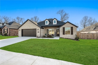 1627 N Quincy Ave, Fayetteville, AR 72704