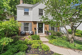 438 Shoreland Dr, Racine, WI 53402
