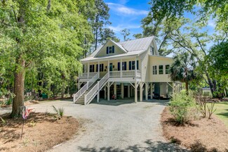 8723 Raccoon Island Rd, Edisto Island, SC 29438