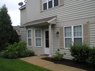 2211 Waterleaf Ct Unit 104, Naperville, IL 60564