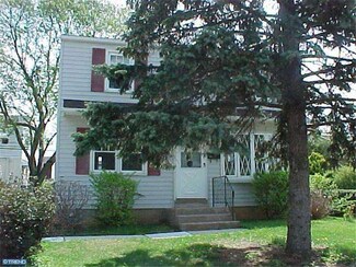 225 W Roland Rd, Brookhaven, PA 19015