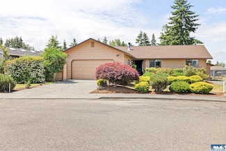 319 N Honeycomb Cir, Sequim, WA 98382