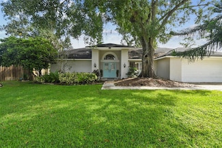 1905 Horseshoe Dr, Plant City, FL 33566