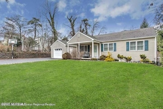 137 Carasaljo Dr, Lakewood, NJ 08701