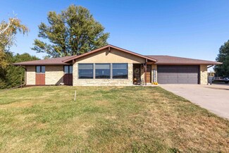 24896 320th St, La Motte, IA 52054