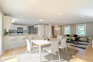 8 Preservation Way, Attleboro, MA 02703