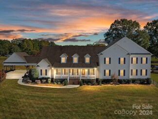 1072 Arabian Farm Rd, Clover, SC 29710