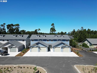 1583 37th St, Florence, OR 97439