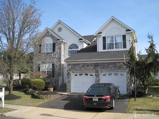 18 Seminole Ct, Monroe Township, NJ 08831
