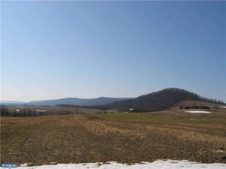 6168 Greenawalt Rd, Lenhartsville, PA 19534
