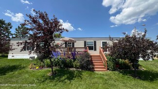 616 Palomino Ln, Dickinson, ND 58601