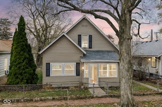 631 S 11th St, Noblesville, IN 46060