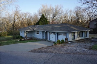 5315 NW Edgewood Cir, Kansas City, MO 64151