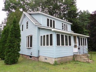 13 Carver St, Franklin, NH 03235