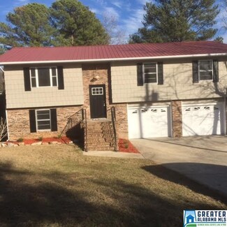 811 Louise Dr, Weaver, AL 36277