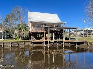 5107 Gulf St, Bay Saint Louis, MS 39520
