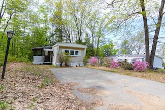 23 Liscomb Cir Unit 24, Gilford, NH 03249