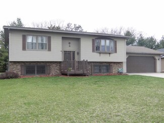 38029 S Town Ln, Bridgeport, WI 53821