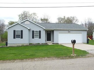 5272 Emil Dr SW, Navarre, OH 44662