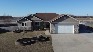 580 Canyon Ln NW, Eyota, MN 55934