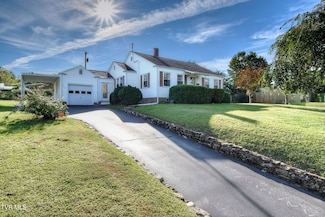 816 Riverview Dr, Elizabethton, TN 37643