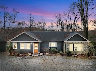 1224 Forest Lake Heights Dr, Nebo, NC 28761