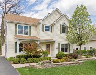 517 W Indiana St, Wheaton, IL 60187