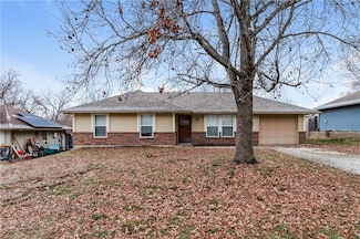 1225 N Inca Dr, Independence, MO 64056