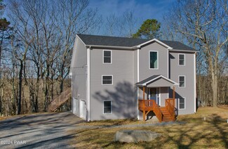 125 Apple Dr, Milford, PA 18337