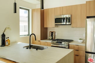 1343 S Ogden Dr, Los Angeles, CA 90019