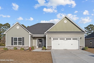 301 Windmill Light Way, Sneads Ferry, NC 28460