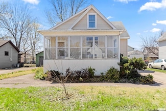 320 State St, Pekin, IL 61554