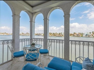4000 Gulf Shore Blvd N Unit 900, Naples, FL 34103
