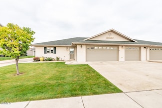 2821 40th Ave SE, Mandan, ND 58554