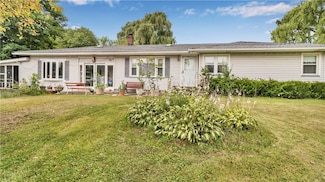 2233 Manitou Rd, Rochester, NY 14606