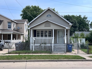 1129 Dr Martin Luther King Dr, Racine, WI 53404