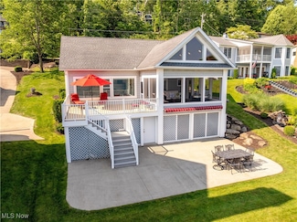32 E Mohawk Dr, Malvern, OH 44644