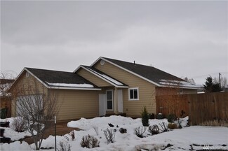 711 Paintbrush Ln, Omak, WA 98841