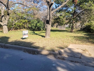 813 Prairie Ave, Cleburne, TX 76033