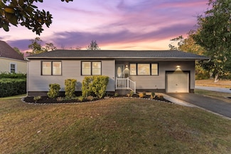 1033 Chestnut Ave, Woodbury Heights, NJ 08097