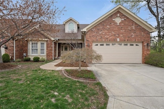 12303 Courtyard Lake Dr, Saint Louis, MO 63127