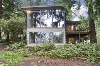 19551 38th Ave NE, Lake Forest Park, WA 98155