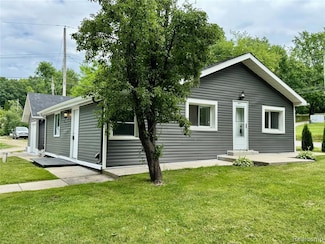 4915 Clarkston Rd, Clarkston, MI 48348