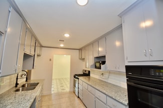 10610 Fleming Dr, Houston, TX 77013