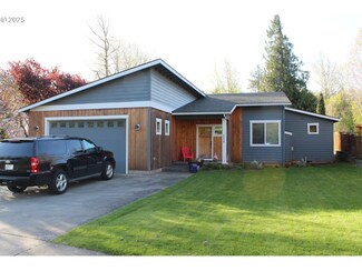 3529 Broken Tee Dr, Hood River, OR 97031